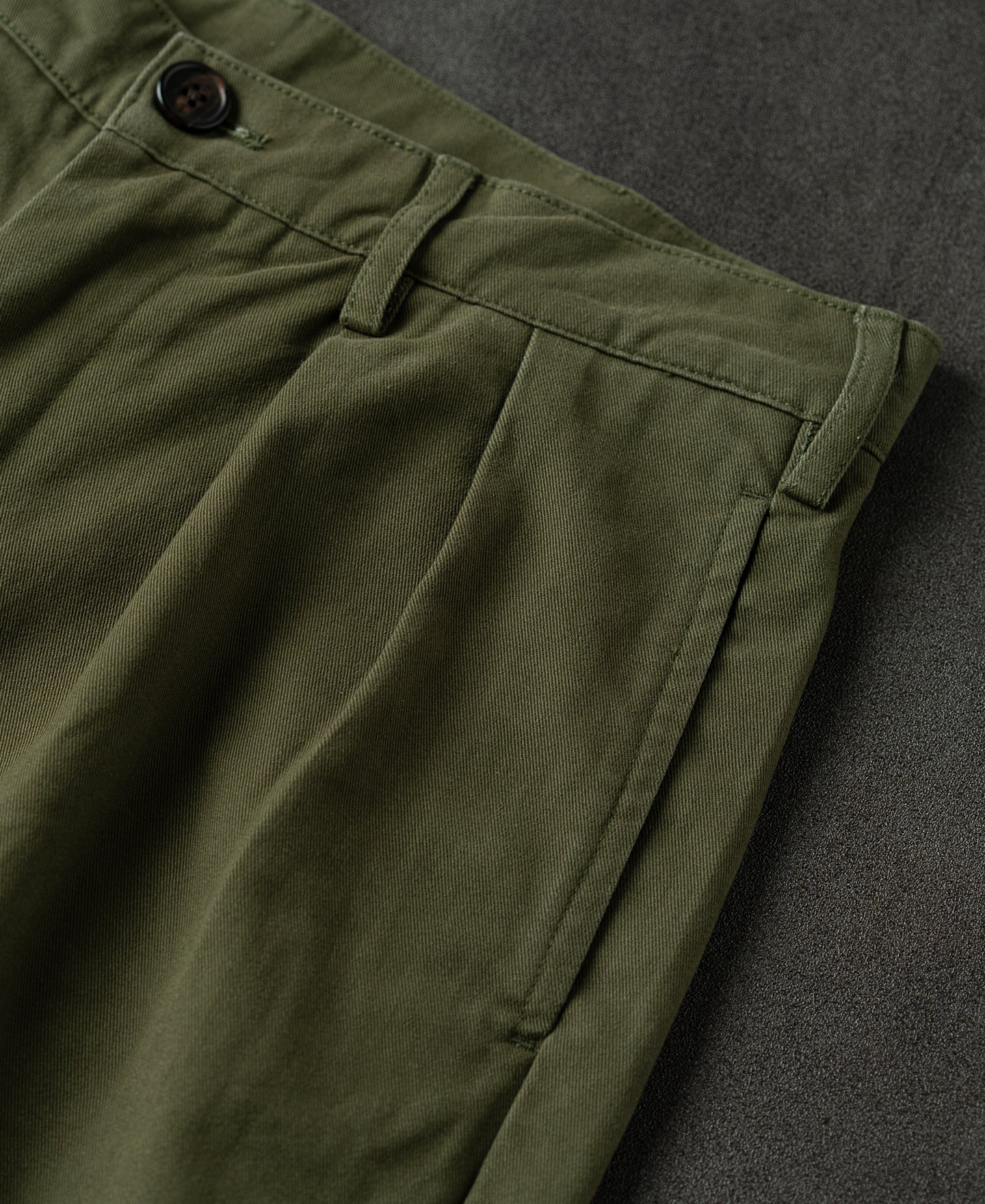 Classic Fit Two-Pleated Chino - Olive
