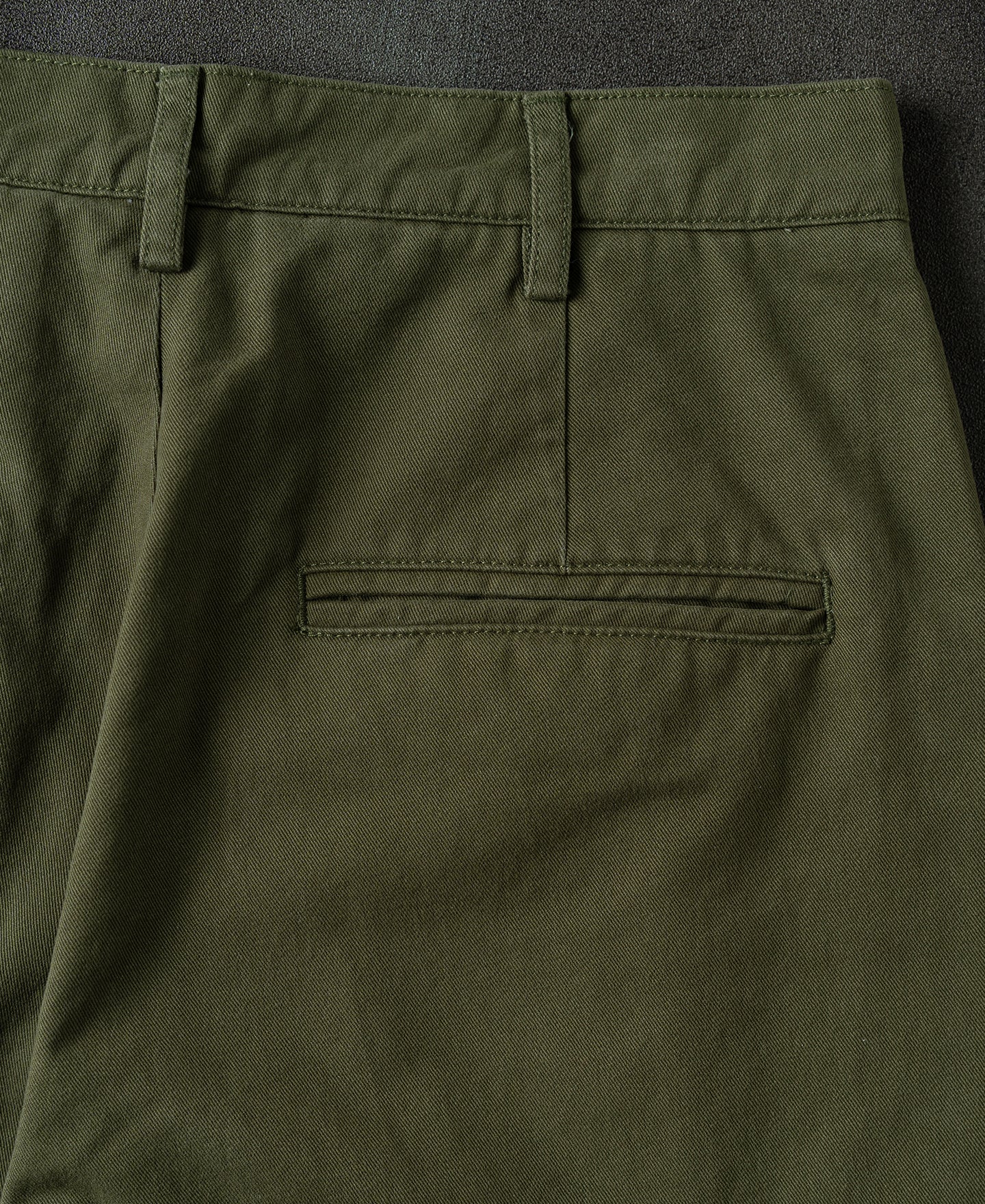 Classic Fit Two-Pleated Chino - Olive