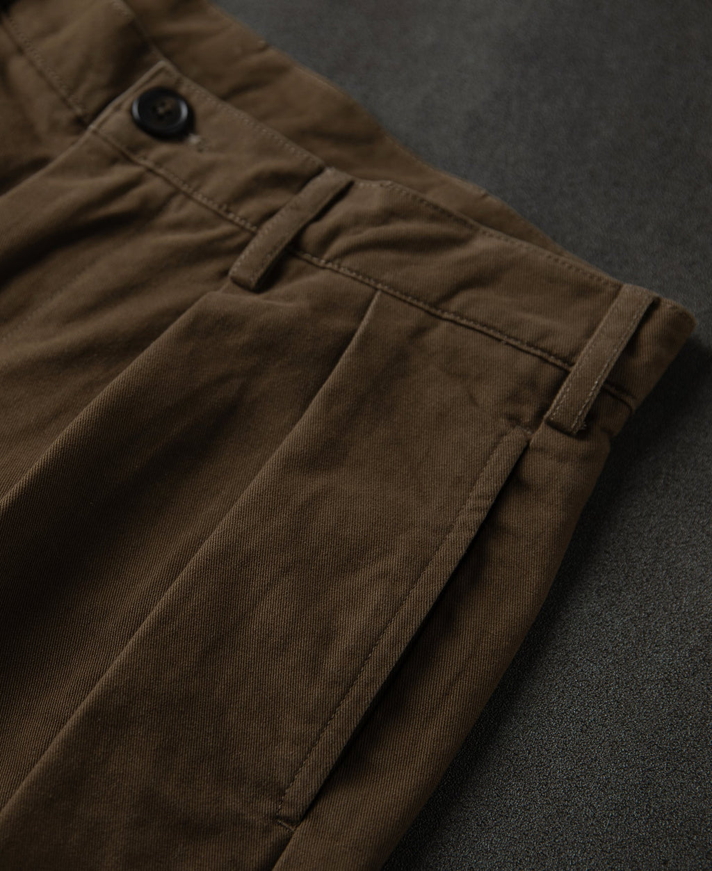 Classic Fit Two-Pleated Chino - Brown