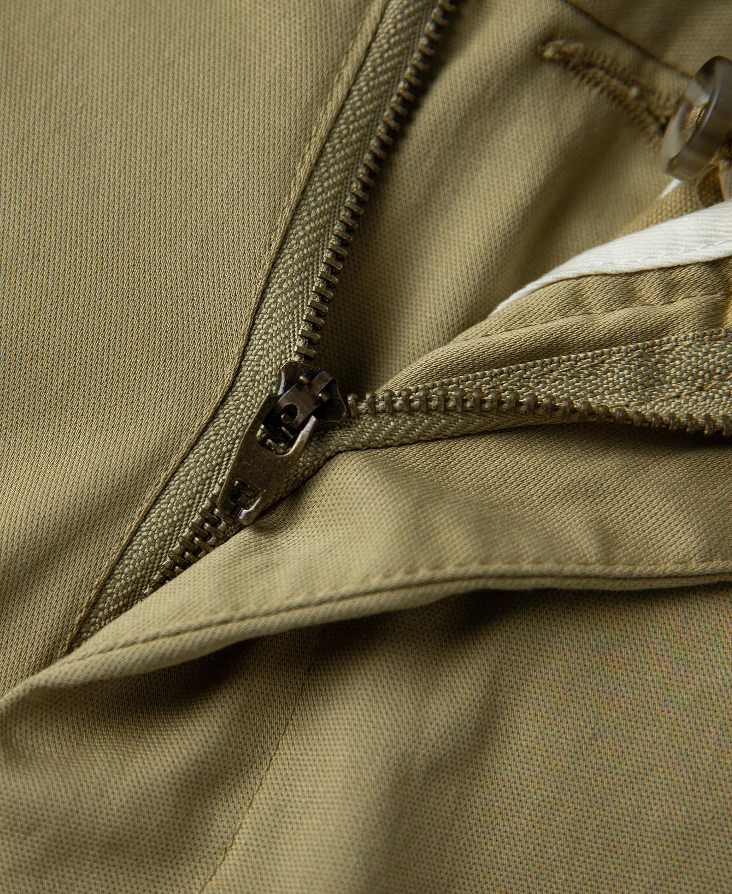 Cotton-Blend Slim Tapered Trousers - Khaki