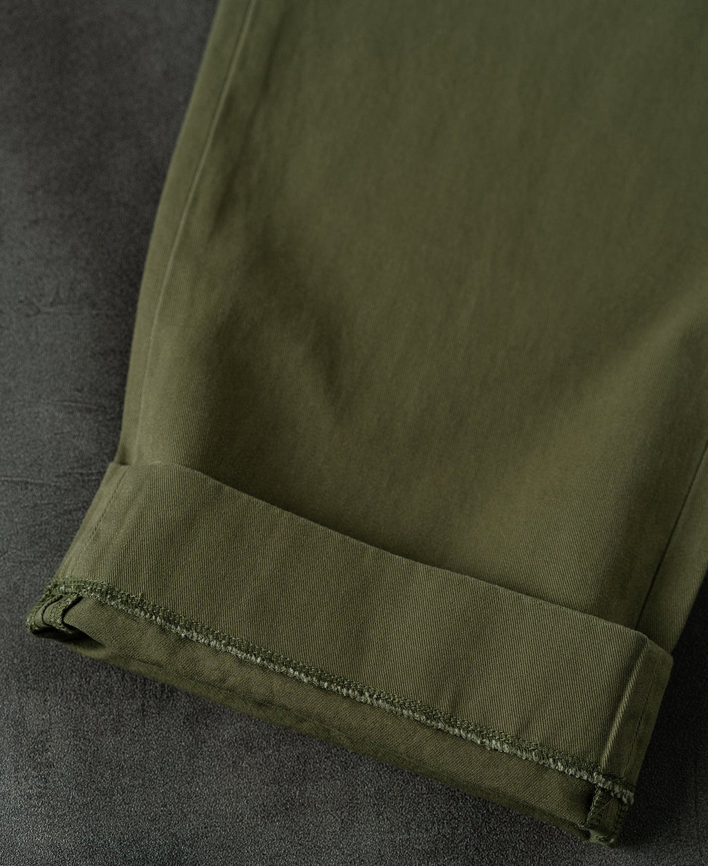 Classic Fit Two-Pleated Chino - Olive