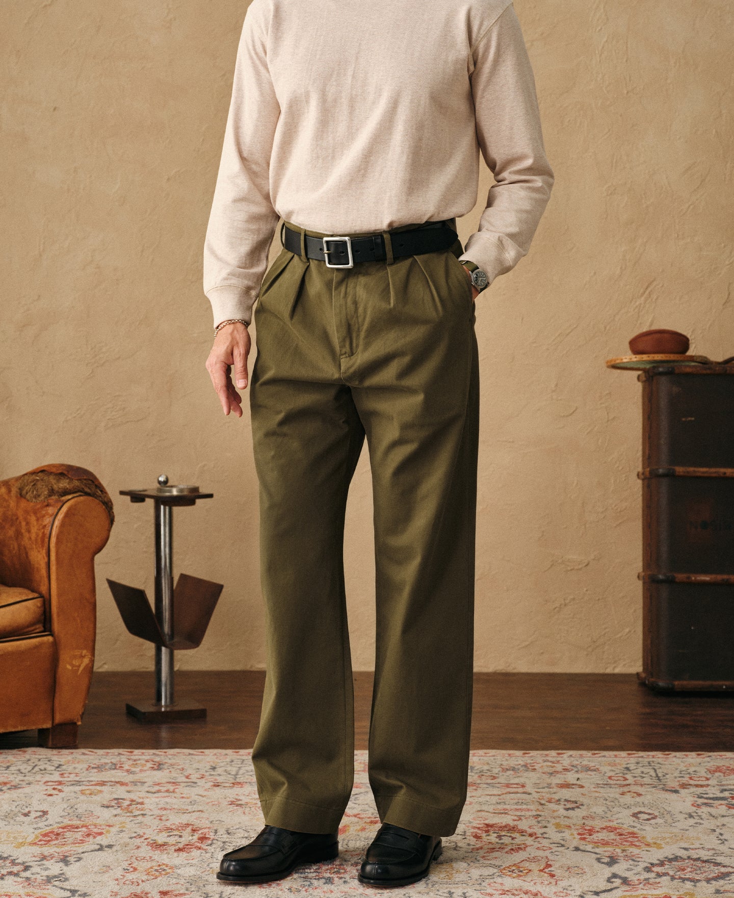 Classic Fit Two-Pleated Chino - Olive